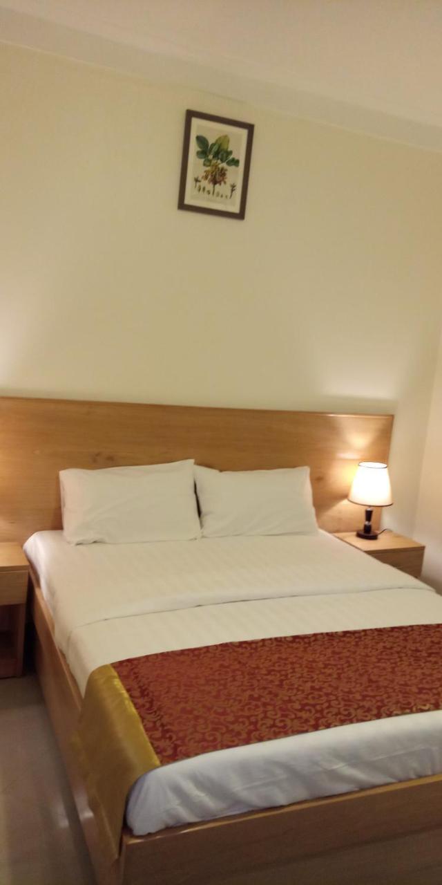 Eka Hoima Hotel Ngoại thất bức ảnh